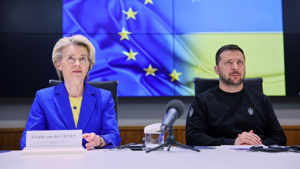 EU-kommisjonens president Ursula von der Leyen sammem med Ukrainas preisdent Volodymyr Zelenskyj i Ukraina i november i år.