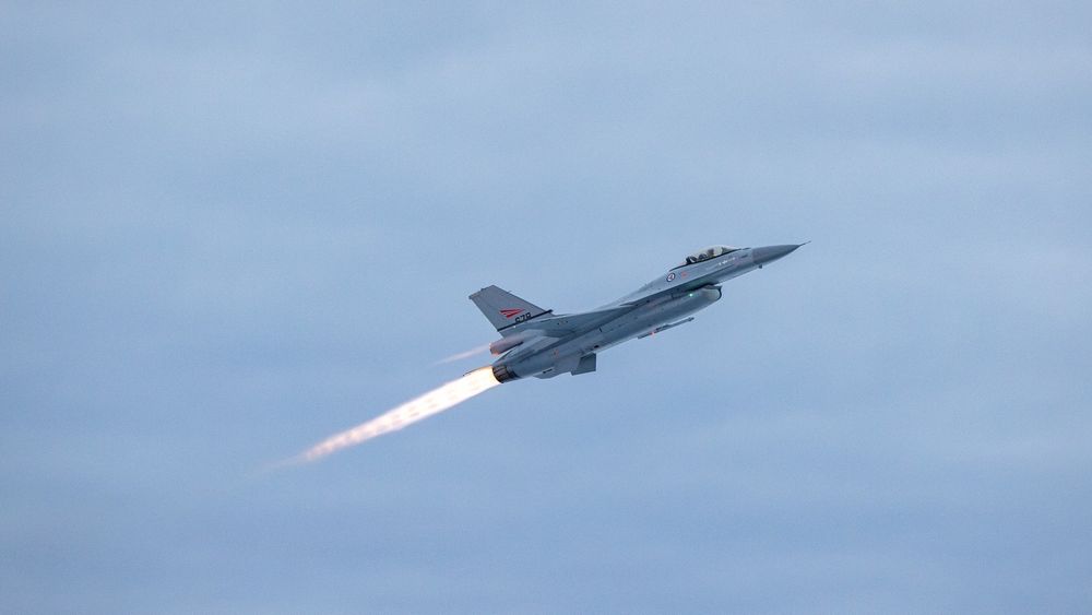 Dette F-16-flyet skal om kort tid til Danmark for å brukes til opplæring av ukrainske flygere.