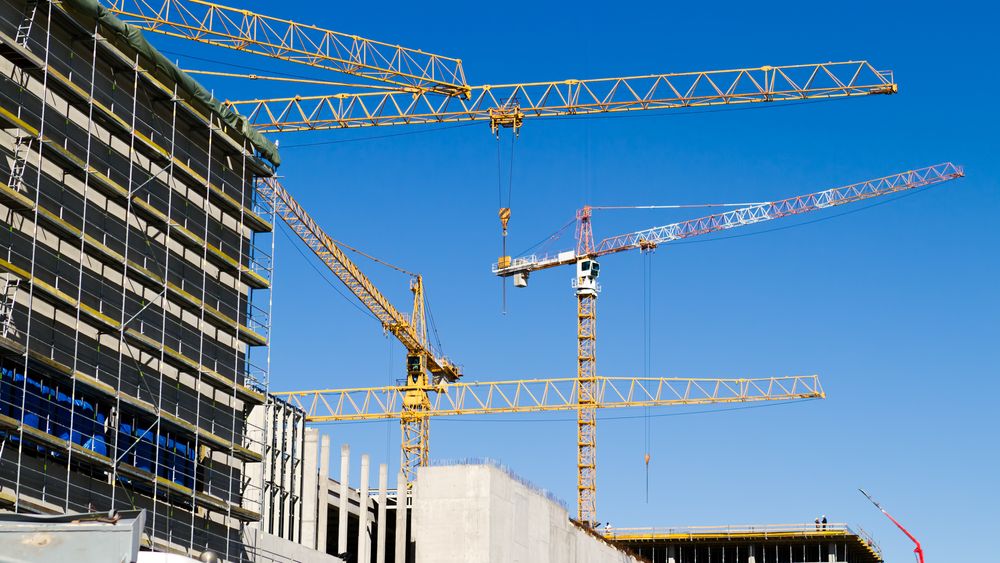 Bygge-, anleggs- og eiendomsnæringen er landets største sektor med en årlig omsetning på 526 milliarder kroner, skriver Digdir. Nå skal sentrale grunnlagsdata gjøres lettere tilgjengelig.