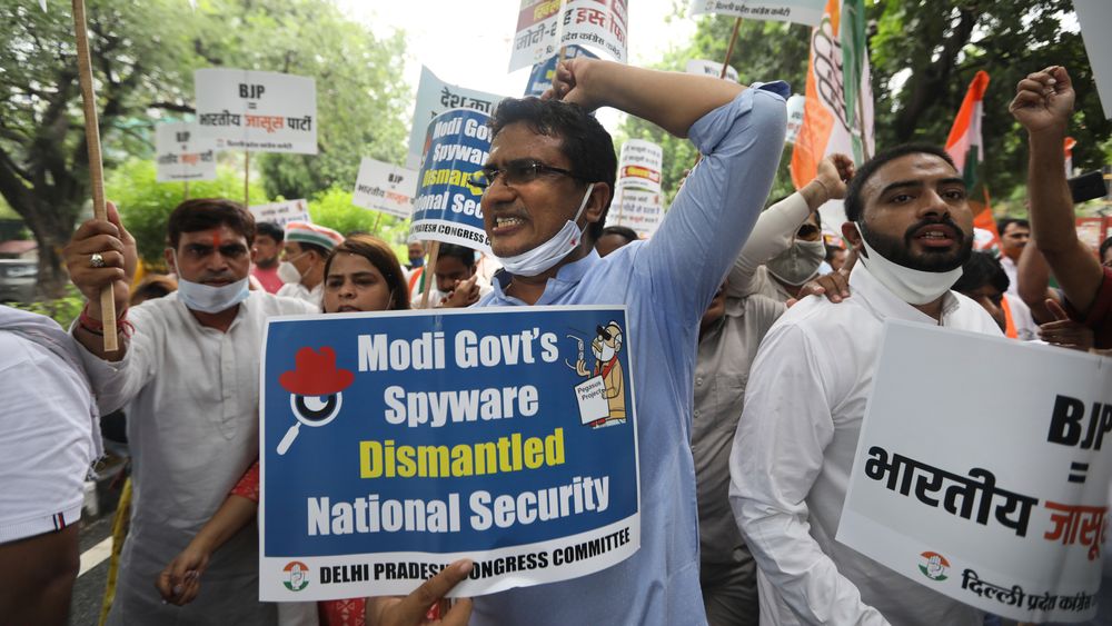 Dette er ikke første gang Indias statsminister, Narendra Modi, anklages for å bruke Pegasus-spionvaren for å overvåke politiske motstandere. Bildet er fra protester mot nettopp slik overvåkning i India i 2021.