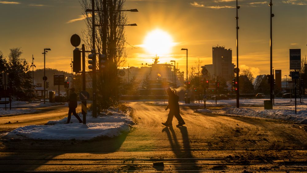 Det kommer til å bli iskaldt neste uke – og da er det greit å ta noen forholdsregler om du skal ut av huset. Her fra Oslo sentrum en desemberdag.
