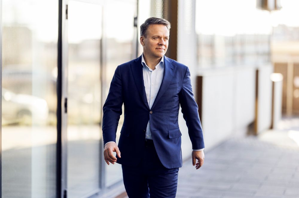 Konsernsjef Martin Lippert i Global Connect forteller at selskapet nå har 730.000 aktive private husstander i sitt bredbåndsnett, og nær 100.000 bedrifter.