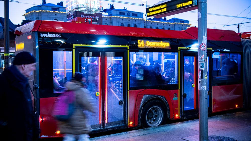 Ruter innstiller flere bussavganger når kulden igjen setter inn over Oslo. Formålet er at de nye elbussene skal ha mer tid til å lade.