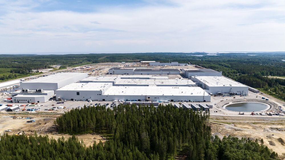 Slik så Northvolts fabrikkanlegg ut i Skellefteå ut sommeren 2023. Da ansette selskapet 100 nye personer hver uke. Siden har batteriproduksjonen startet ved fabrikken.