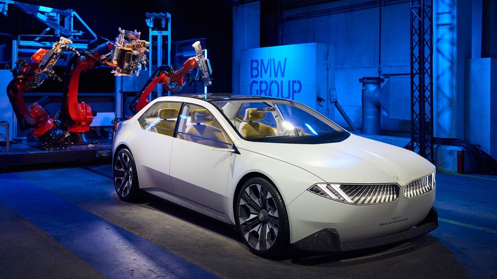 Slik kan en ny elektrisk serie fra BMW se ut når den kommer på markedet i 2026. Bilen på bildet ble vist på en pressekonferanse tidligere i januar.