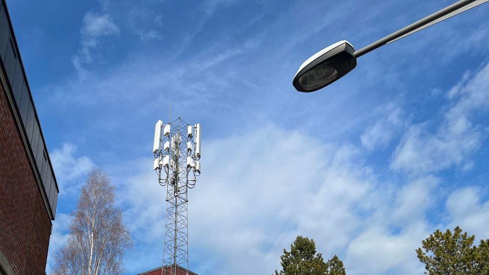 Artikler om telekom, her representert ved en basestasjon for mobilnettet på Manglerud i Oslo, vil du nå finne på Digi.no/telekom.