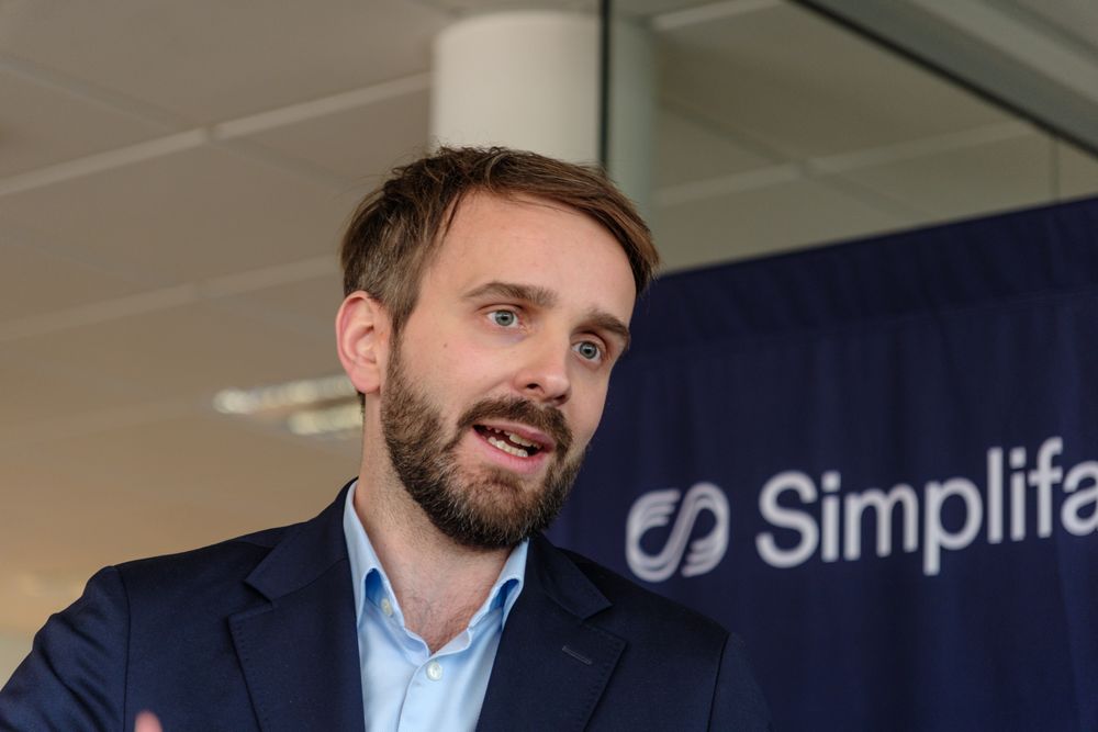 Helse- og omsorgsminister Jan Christian Vestre drysser 152 millioner kroner fra Helseteknologiordningen. Pengene skal få fart på digitalisering av helsetjenestene. (arkiv)