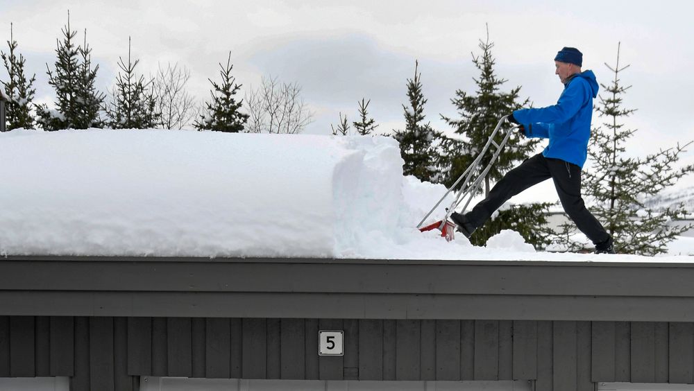 Hvis det blir mer enn 90 centimeter snø på taket, kan det være fare på ferde.
