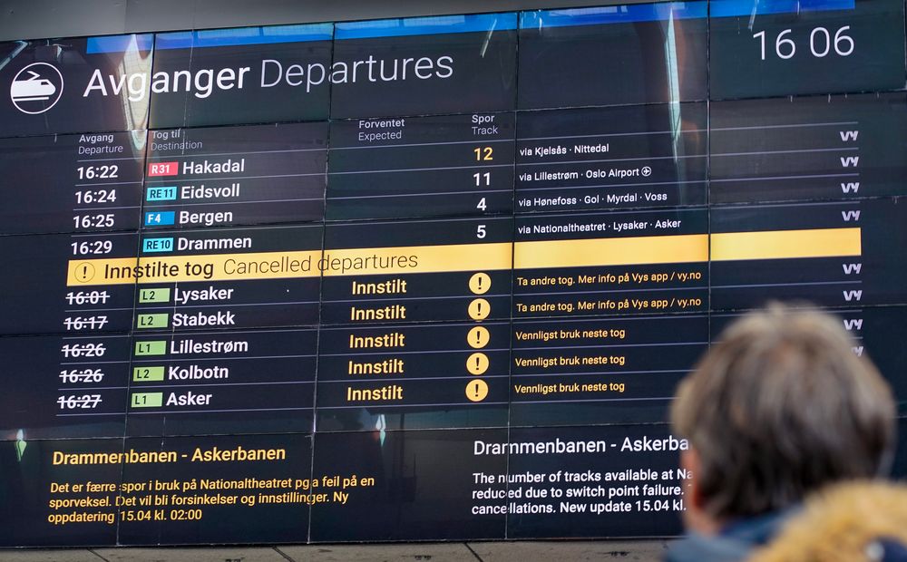 Togforsinkelser og innstillinger på Oslo S etter feil på en sporveksel i april i fjor.