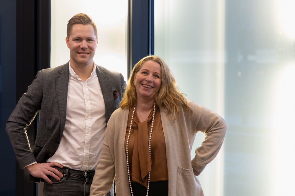 Driftsdirektør Johan Grönlund i Forte Digital og konsulentsjef Kristine Bolstad i KPMG mener samarbeidet vil gode synergier for begge parter.
