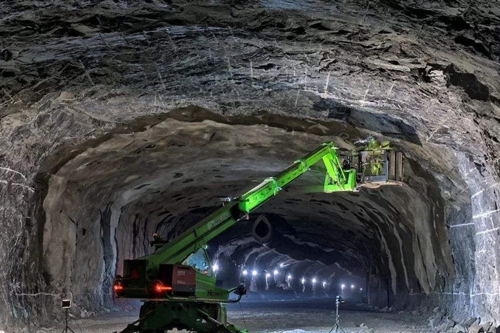 Selve tunnelsprengningen er nå ferdig på den nye E4 under Stockholm, og fram til 2030 skal tunnelene innredes og testes før trafikken settes på.