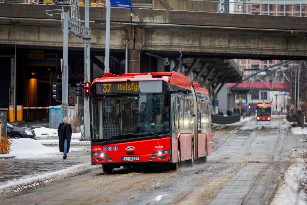 De 183 Solarisbussene som kjører i Oslo sentrum er ikke de samme bussene Unibuss vant anbudet med i 2021. 