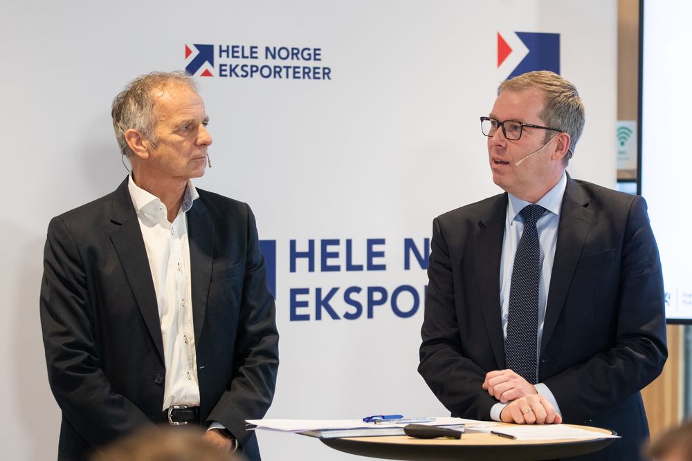 Stadig flere norske bedrifter får øynene opp for hvor viktig EU er for det grønne skiftet, ifølge administrerende direktør Håkon Haugli i Innovasjon Norge (t.h.). Her lanserer han en eksportsatsing sammen med daglig lede Sjur Bratland i Norwegian Energy Partners.