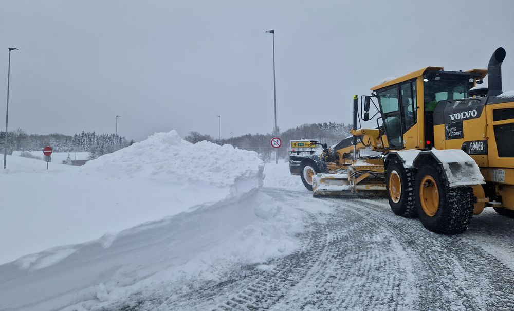 Flere strekninger på E39 og E18 i Agder og Telemark kan være krevende å holde åpne om vinteren.