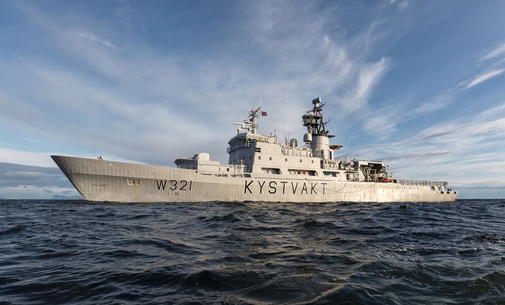 Kystvaktskipet KV Senja la ut på sin siste seilas høsten 2021. Nå er det overtatt av Unitech Offshore, som skal bruke det til forskning og utdanning i havvind.