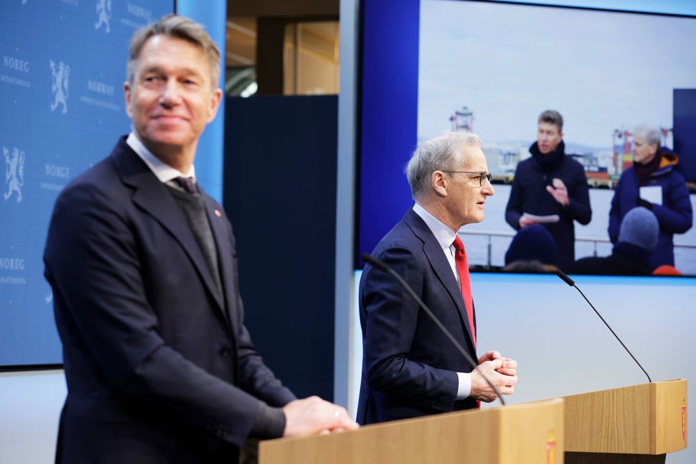 Energiminister Terje Aasland og statsminister Jonas Gahr Støre presenterte onsdag utfallet av den historiske havvindauksjonen.