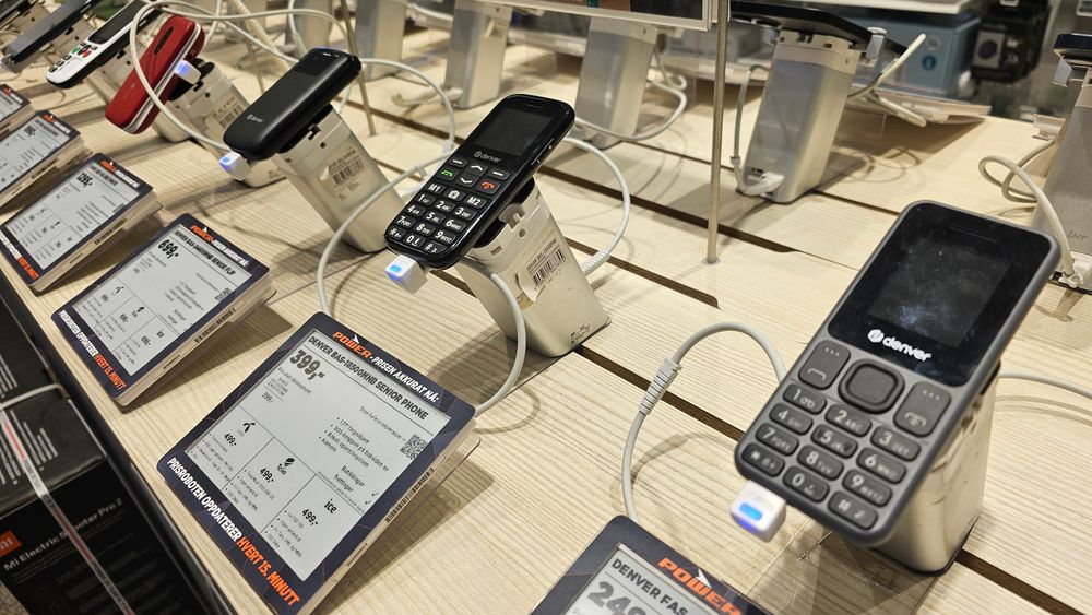 2G-telefoner til salgs hos Power. Bildet er fra 2024.