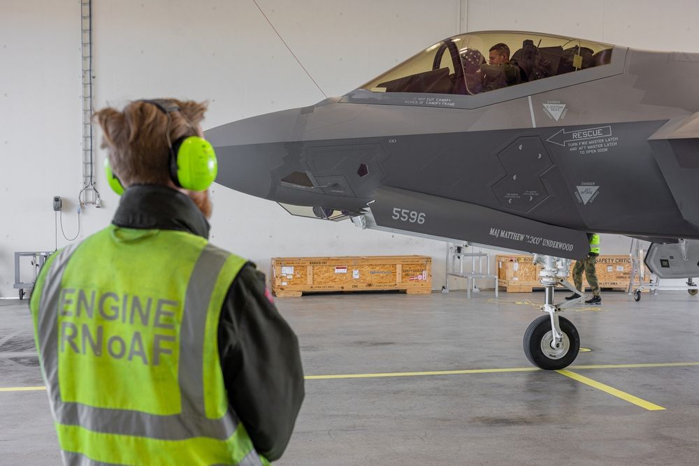 Et amerikansk F-35 som har fått utført vedlikehold og klargjøring på Ørland. Det er første gang norsk personell gjør dette på et amerikansk fly på egen hånd.