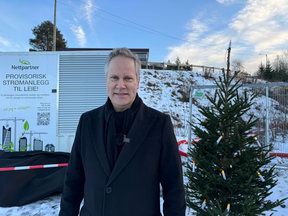Samferdselsminister Jon-Ivar Nygård avduket i desember en av nettstasjonene som Statens vegvesen bruker i byggingen av ny miljøgate i Gran sentrum. Dette gjøres tilnærmet utslippsfritt. Pilotprosjektet fikk midler i 2023, og fullføres før jul i 2024.