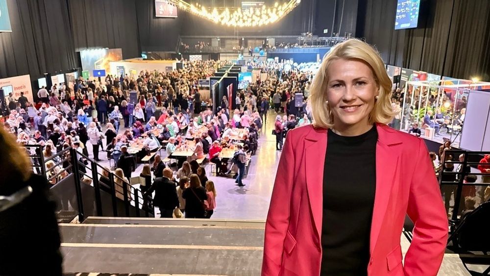 Kristine Dahl Steidel, administrerende direktør i Microsoft Norge, mener det trengs kvinner i mange flere roller i IT-bransjen. Her fotografert under She-konferansen 2024. 