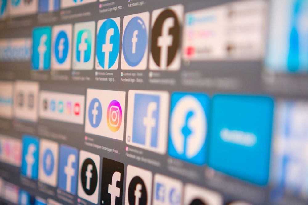 Facebook- og Instagram-brukere har måttet ta nye samtykkevalg for å kunne logge inn på sine kontoer den siste uka.