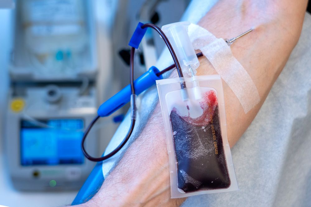 Helsedepartementet i Storbritannia ber folket om bloddonasjoner. Et hackerangrep har satt kjepper i hjulene for mye av den daglige sykehusdriften på flere av London-sykehusene.