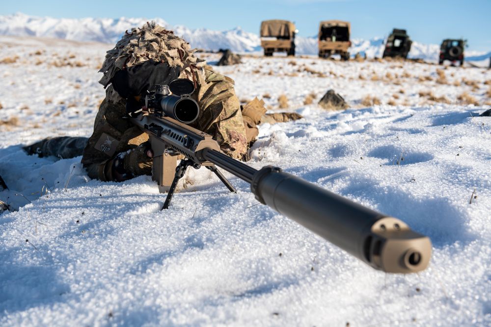 Barrett Firearms M107A1 brukes av flere lands forsvar, inkludert New Zealand. Der har forsvaret begrenset treningsmengden til maks 30 skudd om dagen på grunn av det kraftige våpenets virkning på skytterens kropp.