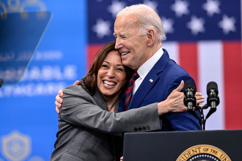 Biden støtter sin visepresident Kamala Harris som Demokratenes kandidat.