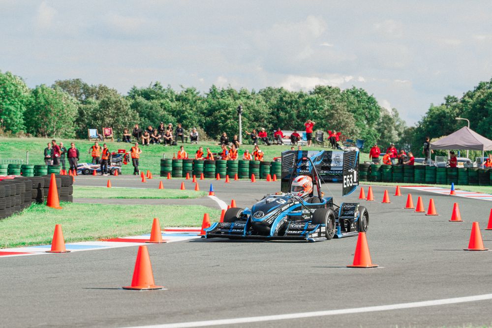 Revolve NTNU sitt team konkurrerte under Formula Student Nederland. I år ble konkurransen holdt på kjørebanen TT Circuit i Assen, også kjent som «The Cathedral of Speed».