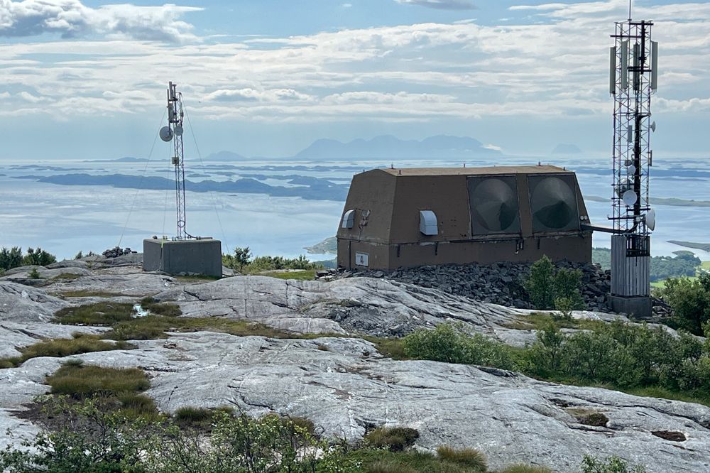 Ice og Telia planlegger å samarbeide om radiodelen av mobilnettet. I Europa er det ikke uvanlig med slike samarbeid. Her en basestasjon sør for Sandnessjøen på Helgelandskysten.
