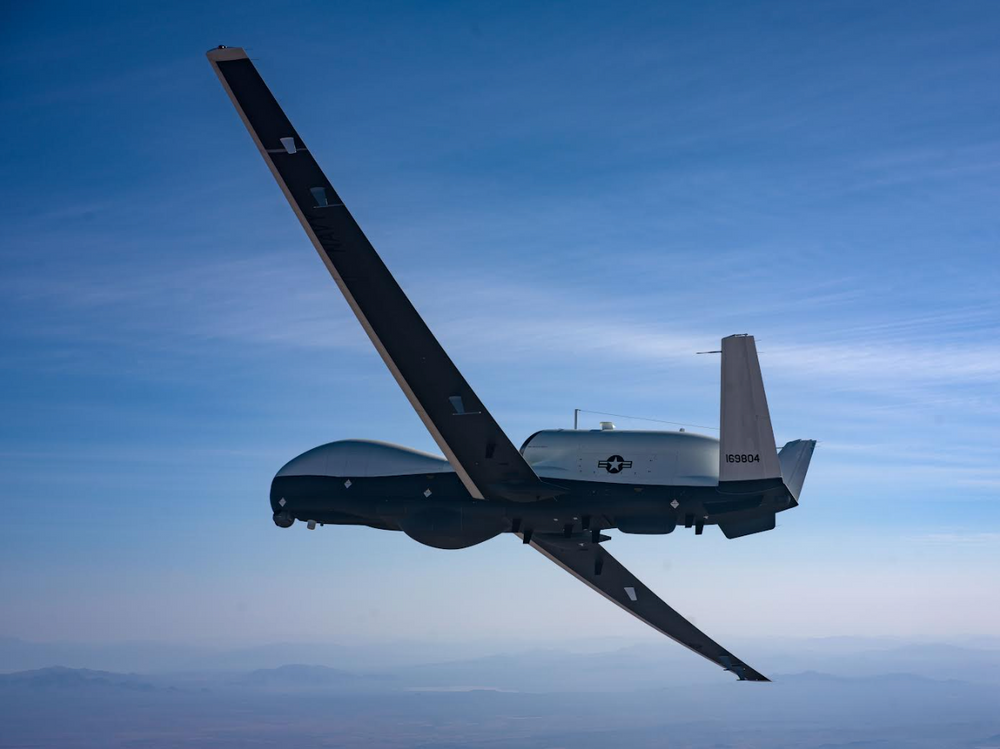 MQ-4C Triton fra Northrop Grumman er en av kandidatene til å bli Forsvarets langtrekkende drone.