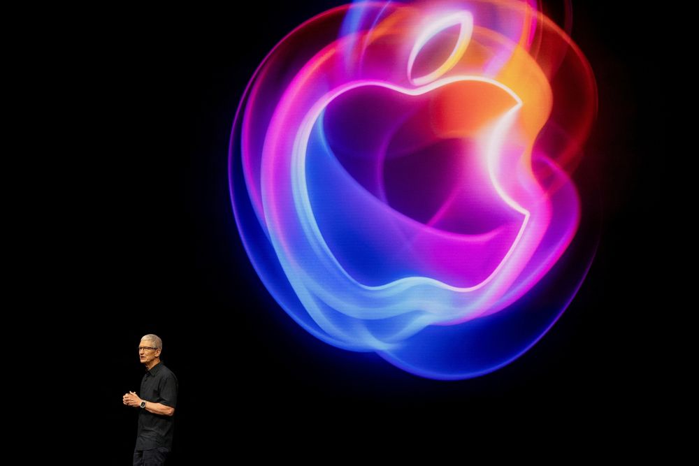 Apple-sjef Tim Cook under lanseringen av Iphone 16 i Steve Jobs Theater ved Apples hovedkvarter i Cupertino, California 9. september 2024.