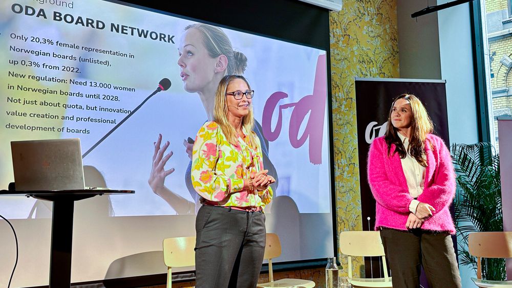 Kristine Hofer Næss og Hanne Ek på scenen da ODA-Nettverk lanserte sitt nyeste initiativ, ODA board network, 4. september.