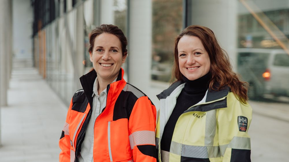 Katrine Sælensminde Erstad i Statens vegvesen og Anne Katrine Laskemoen Herdlevær i Bane NOR. <i>Foto:  Statens vegvesen/Bane NOR</i>