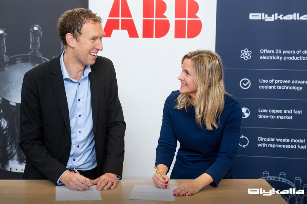 Adm. dir Jakob Stedman i Blykalla og Vibeke Gyllenram fra ABB Process Automation undertegnet intensjonsavtalen om samarbeid på utvikling av Sealer 55 SMR kjernerkaftteknologi. ABB vil se på mulighet til å utvikle en dedikert elektrifiserings- og automasjonsløsning skreddersydd spesielt for Blykallas SEALER-reaktorer.