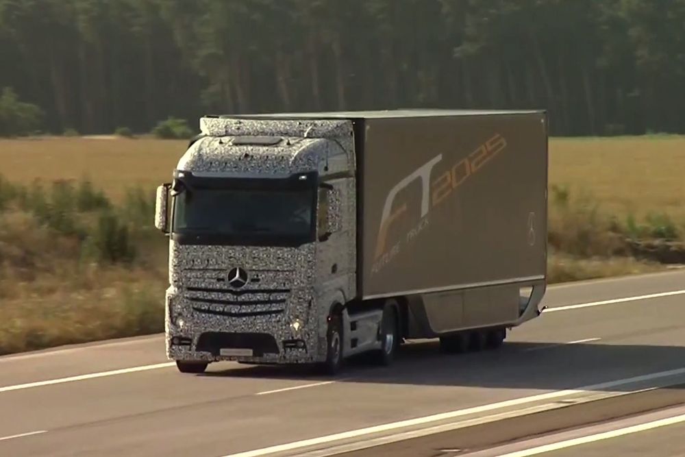 Automasjon og fjernoperasjon kan forbedre arbeidshverdagen for yrkesgrupper som lastebilsjåfører og sjøfolk, skriver innleggsforfatterne.