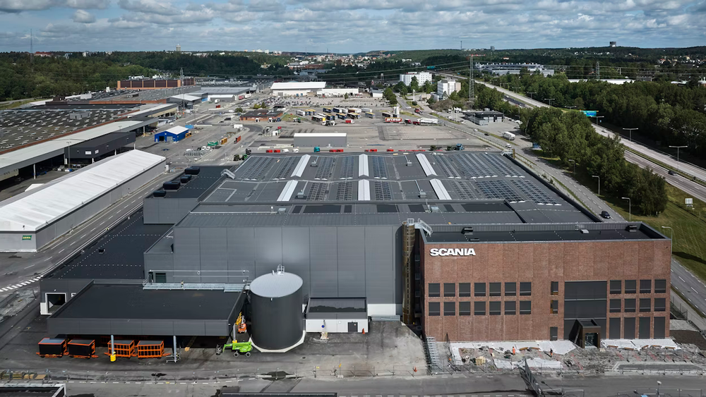 Scanias batterimonteringsanlegg i Södertälje. Her monteres battericeller for tunge kjøretøy, utviklet av Northvolt og Scania.