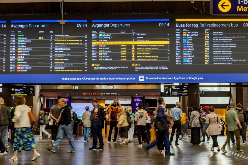 Signalfeil er ofte en årsak til at togene står. Bildet er fra august i fjor da mange tog fra Oslo S ble innstilt nettopp på grunn av signalfeil.