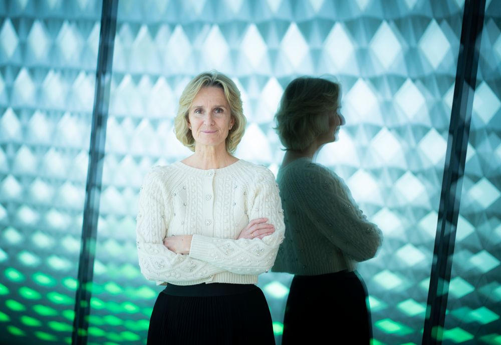 Irene Rummelhoff er konserndirektør for markedsføring, midtstrøm og prosessering i Equinor. Hun mener det er et godt råd å fokusere på lave utslipp, ikke netto null. 