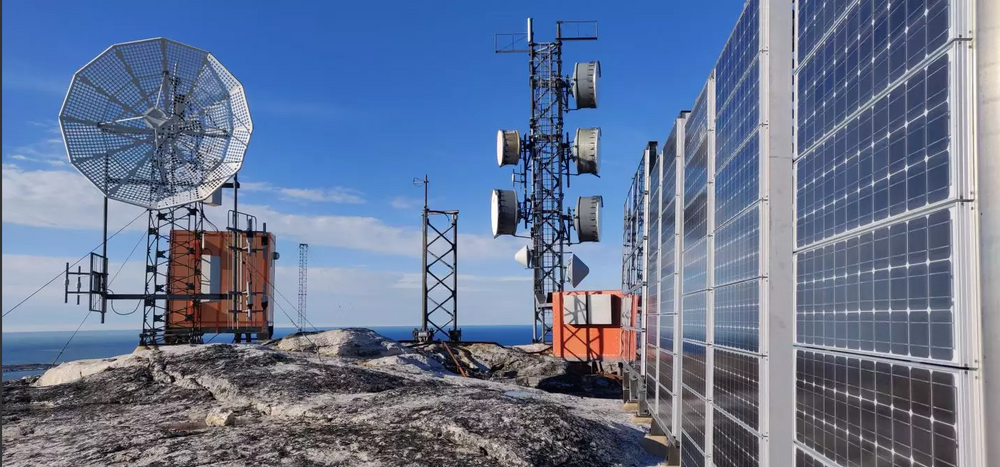 Radiokjeder utgjør fortsatt hjertet i den grønlandske teleinfrastrukturen, og det vil de fortsette å gjøre hvis Tusass får bestemme.