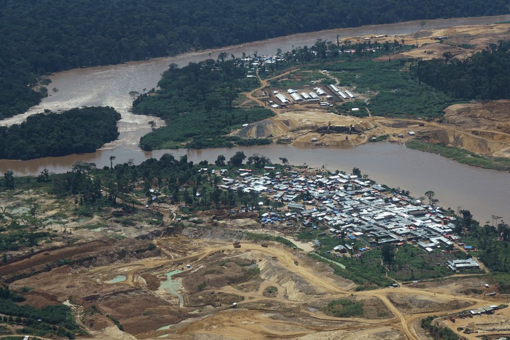 Avskogingen nær Muchacha-gruvene som ligger i nærheten av Okapi Wildlife Reserve i Kongo er synlig på dette bildet fra september 2022.