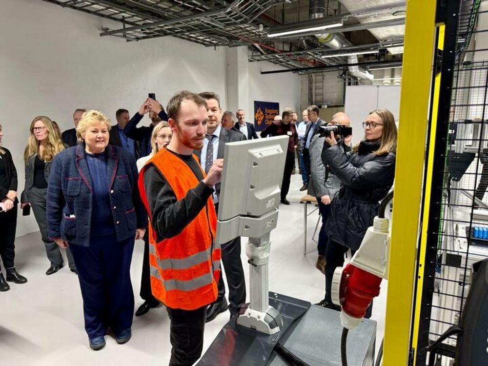 Erna Solberg får demonstrert industripiloten Factor47 ved Kongsberg Industripark denne uken.  