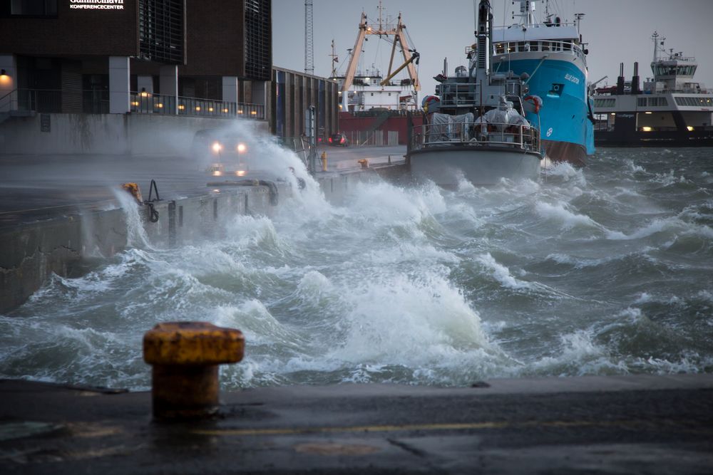 Strukturar på og ved havet er utsett for store belastingar.