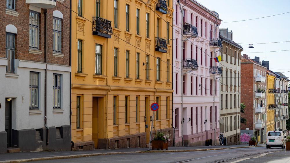 Salget av boliger gikk opp med 7 prosent i siste kvartal i fjor. Gjennomsnittsprisen var som vanlig høyest i Oslo.