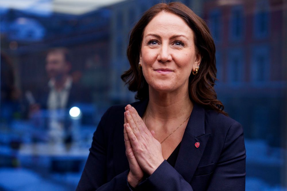 Oslo 20250113. 
Arbeids- og inkluderingsminister Tonje Brenna møter pressen etter et møte med partene i arbeidslivet om tidligpensjon. Møtet er en oppfølging av avtalen om pensjonsregler for personer med særaldersgrense født i 1963 eller senere, som ble inngått 25. august 2023.
Foto: Javad Parsa / NTB