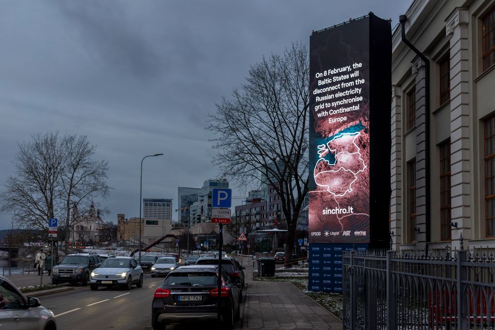 Litauens elnett er nå koblet fra det russiske og skal søndag kobles til elnettet på det europeiske kontinentet. Det samme gjelder Latvia og Estland. Bildet er tatt like ved energimuseet i Litauens hovedstad Vilnius.