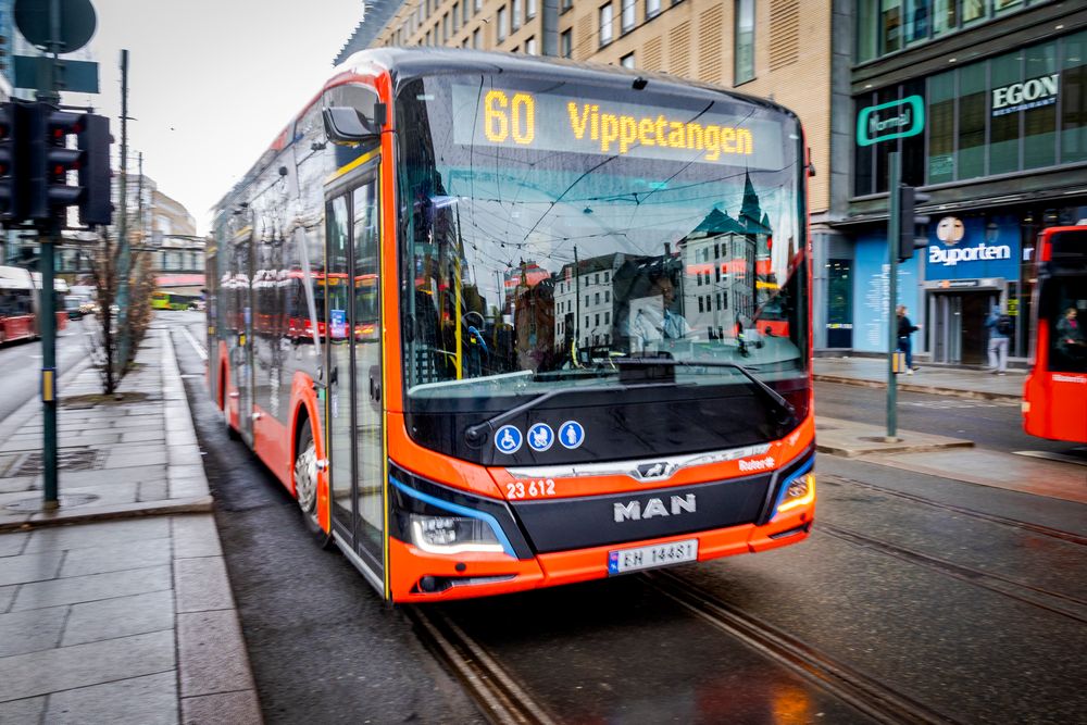 En Ruter-buss i Oslo sentrum i april i fjor.