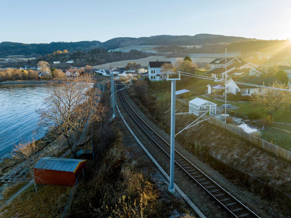 I januar ble deler av strekningene på Trønder- og Meråkerbanen strømsatt for første gang. 