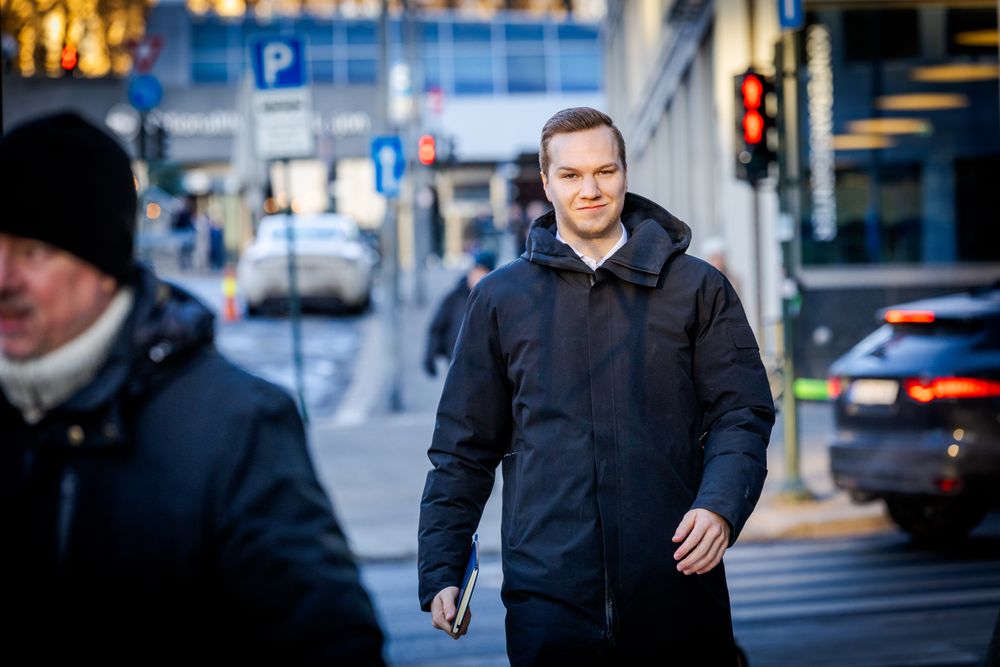 Sander Lødøen (25) er godt fornøyd med at han fikk jobbtilbud før studieslutt ved NTNU:og peker på verdien av å slippe usikkerheten og heller kunne fokusere på studiene.