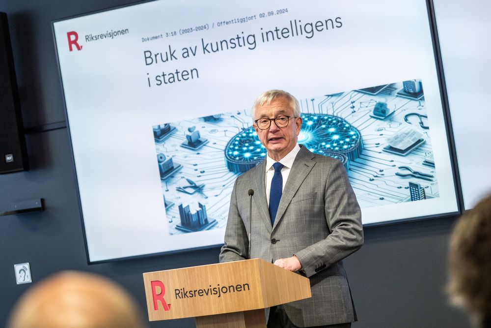 Kunstig intelligens blir stadig utbredt som verktøy i arbeidslivet. I fjor høst la riksrevisor Karl Eirik Schjøtt-Pedersen fram en rapport om bruk av KI i staten.